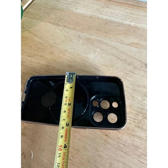 iPhone 15 Pro Max black and gold phone case - Picture 9 of 11